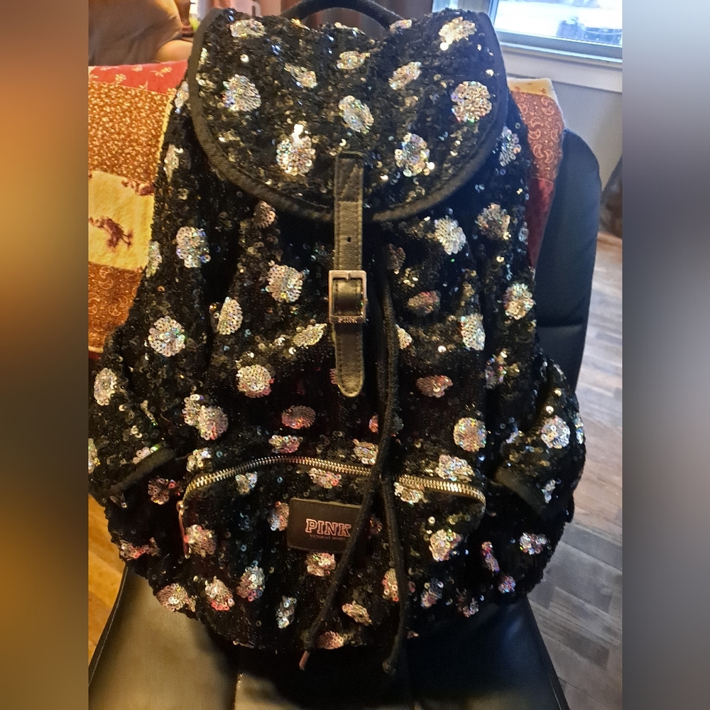 VS PINK  black and white Polka dot sequence drawl string backpack